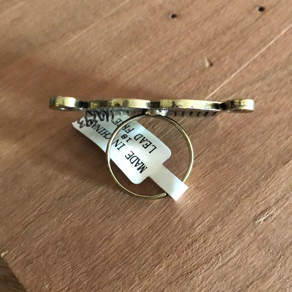 ModCloth mustache comb ring - Picture 2 of 3